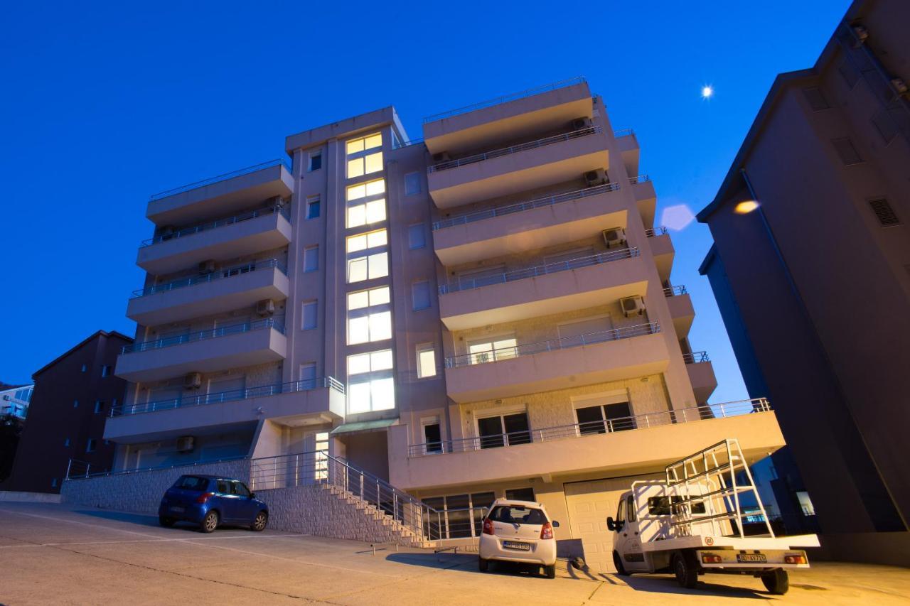 Becici Four-Bedroom Penthouse Apartment With Jacuzzi Eksteriør billede